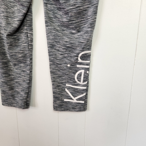 Calvin Klein Gray Space Dye Mid Rise Cropped Yoga Leggings Capri Activewear Gym - Picture 4 of 10